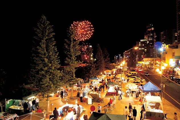 Friday Night Beachfront Markets Mandatory Credit Tourism And Events Queensland