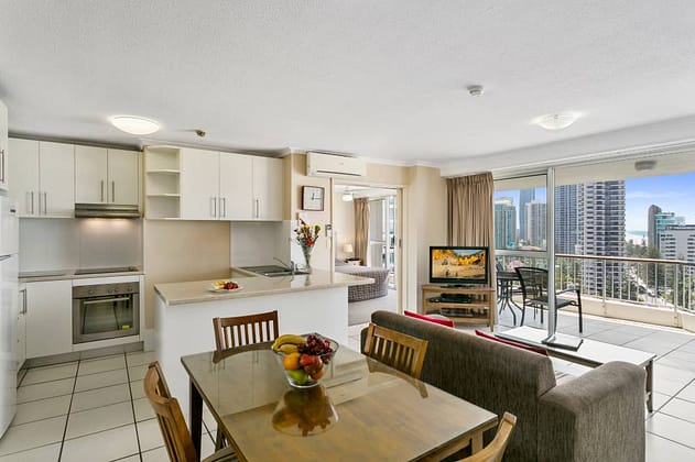 Spacious 1 Bedroom Apt With Fully Self Contained Kitchen And Dining Area 1403